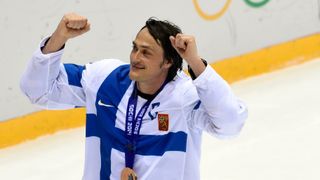 Canada Beats Finland for Gold; Selanne Slams IIHF Officiating (NHL News)
