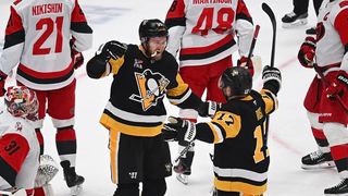  A SHIFT IN BUZZTRON'S NHL PROJECTED FINAL STANDINGS.  6-3 LAST NIGHT... NEW PICKS (NHL Rumors)